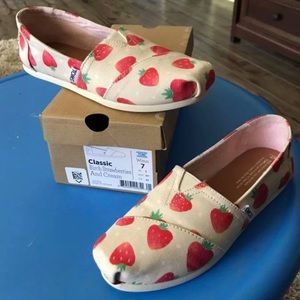 Toms strawberry shoes